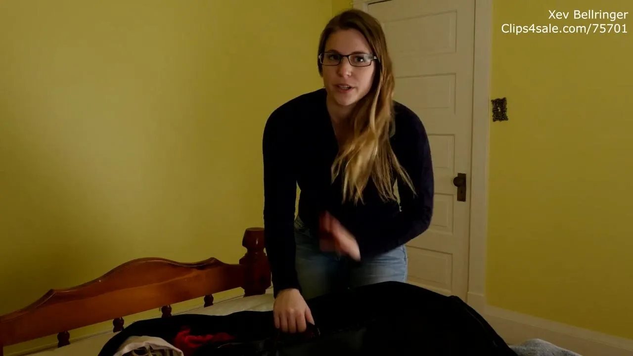 Porno Legendado - Prima virgem foi dormir no quarto do primo